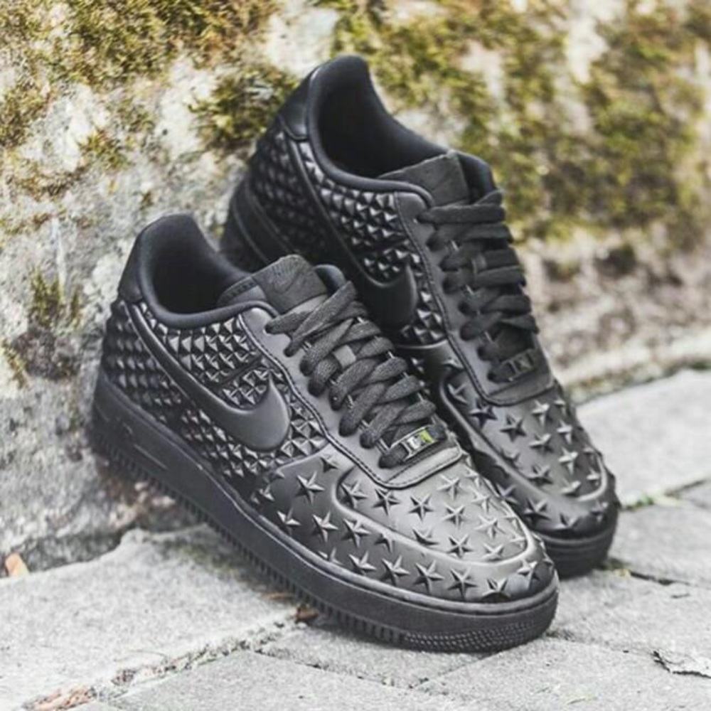 BNIB LIMITED EDITION NIKE AIR FORCE 1 LV8 VT
